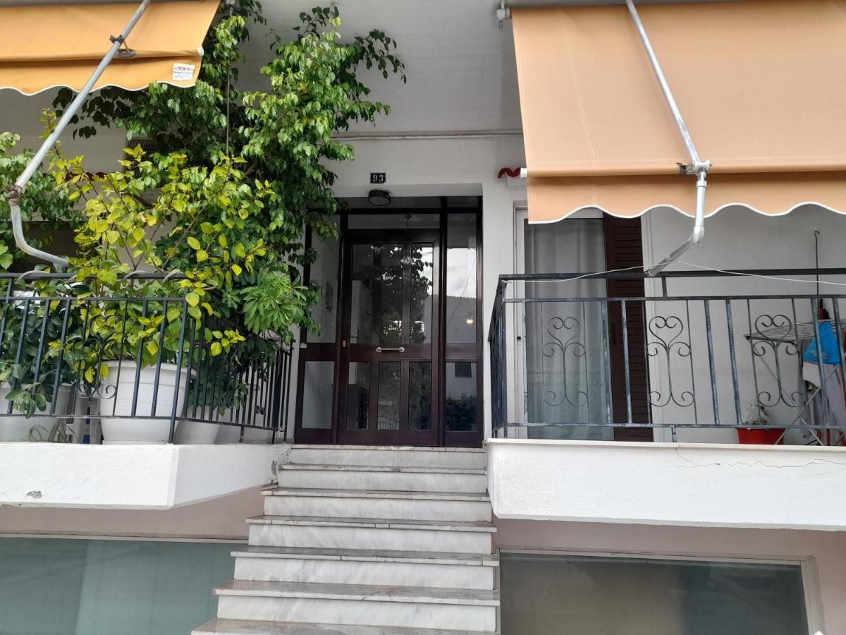 Appartement Luchia à Patras Extérieur photo